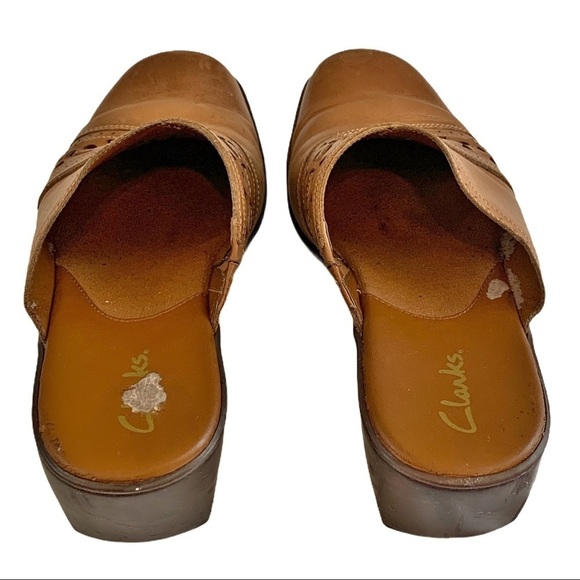 CLARKS Mules Slip on Shoes Camel color Etched design Small heel Size 10 Medium - Picture 8 of 9